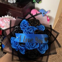 Mini blue and black bouquet 