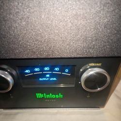 Audiophile McIntosh RS150 Wireless Speaker System
