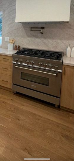 Brand New Zein’s   Stove  6 range
