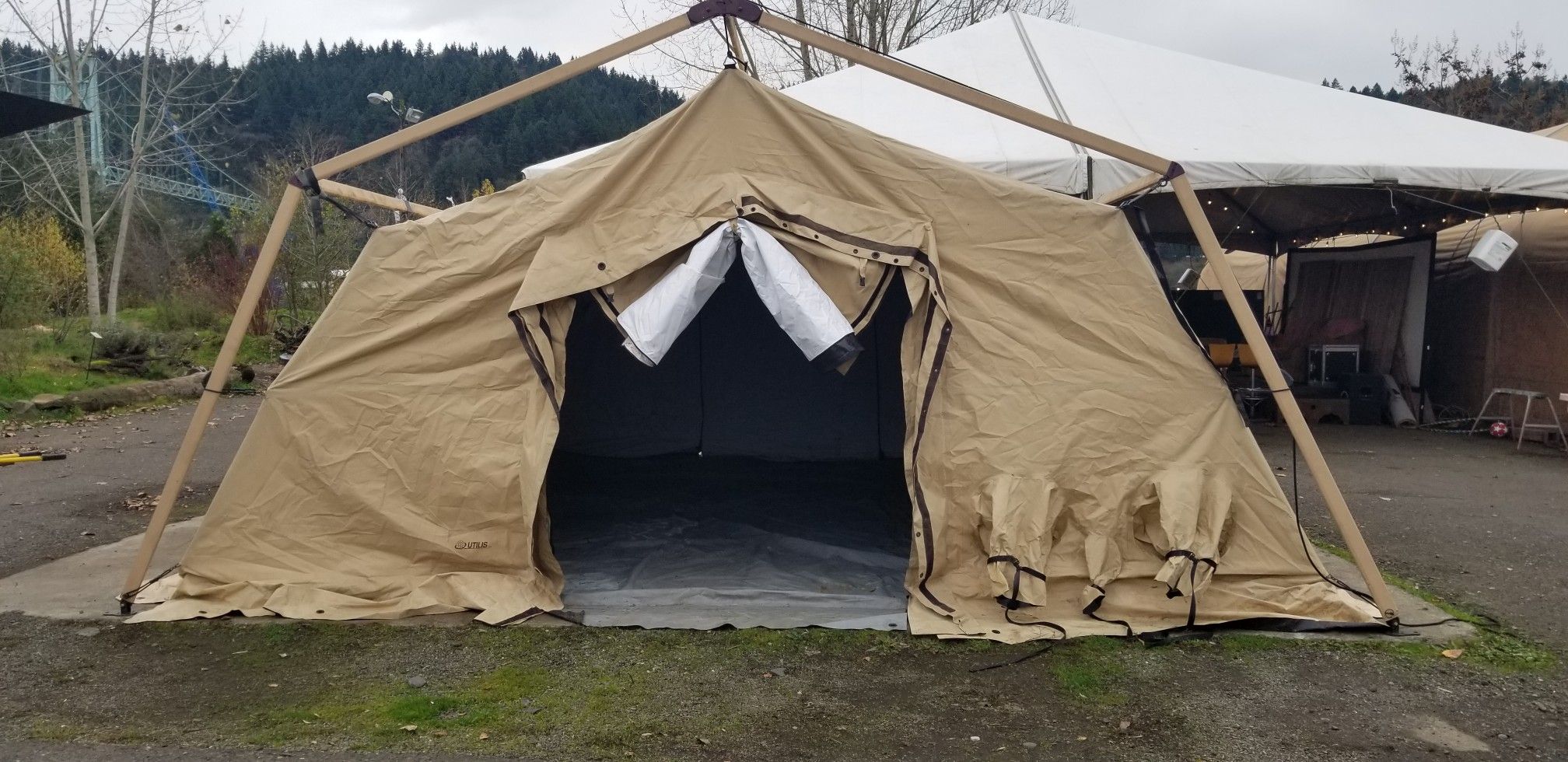 Utilis TM36 MILITARY TENT for Sale in Portland, OR OfferUp