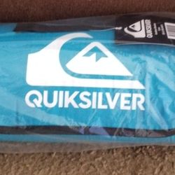 BRAND NEW QUICKSILVER BEACH/PICNIC MAT  1 AVAILABLE ( 1×$ 10 )