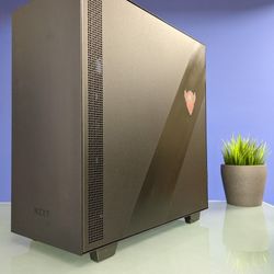 NEW Intel Core i7 8-Core Radeon Streaming Gaming PC