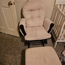 Glider With Ottoman 