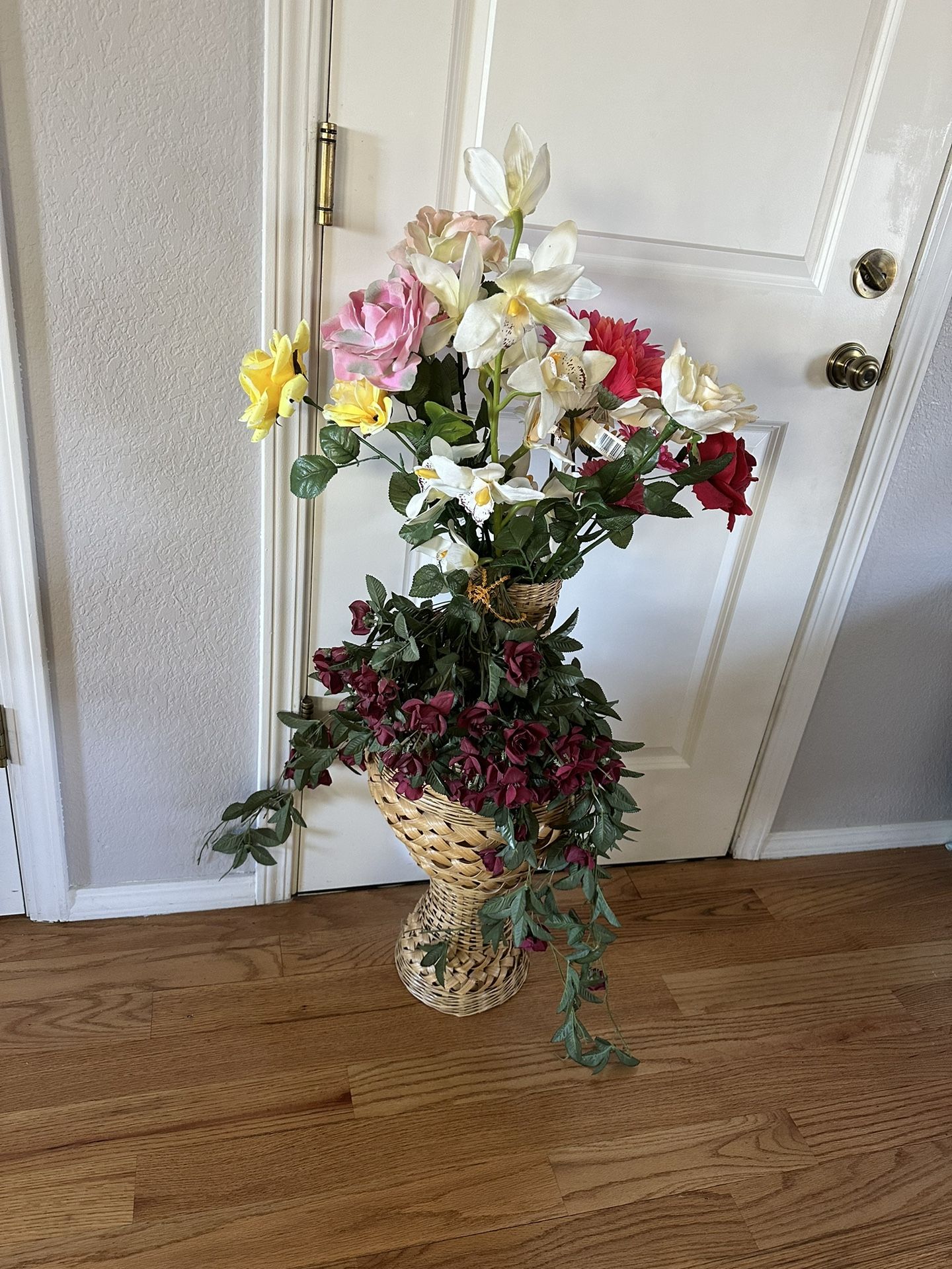 Plenty Vase With Flowers 