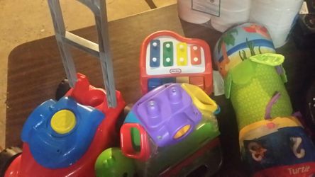 Sensory pillow, insert toy catapiller, push mower