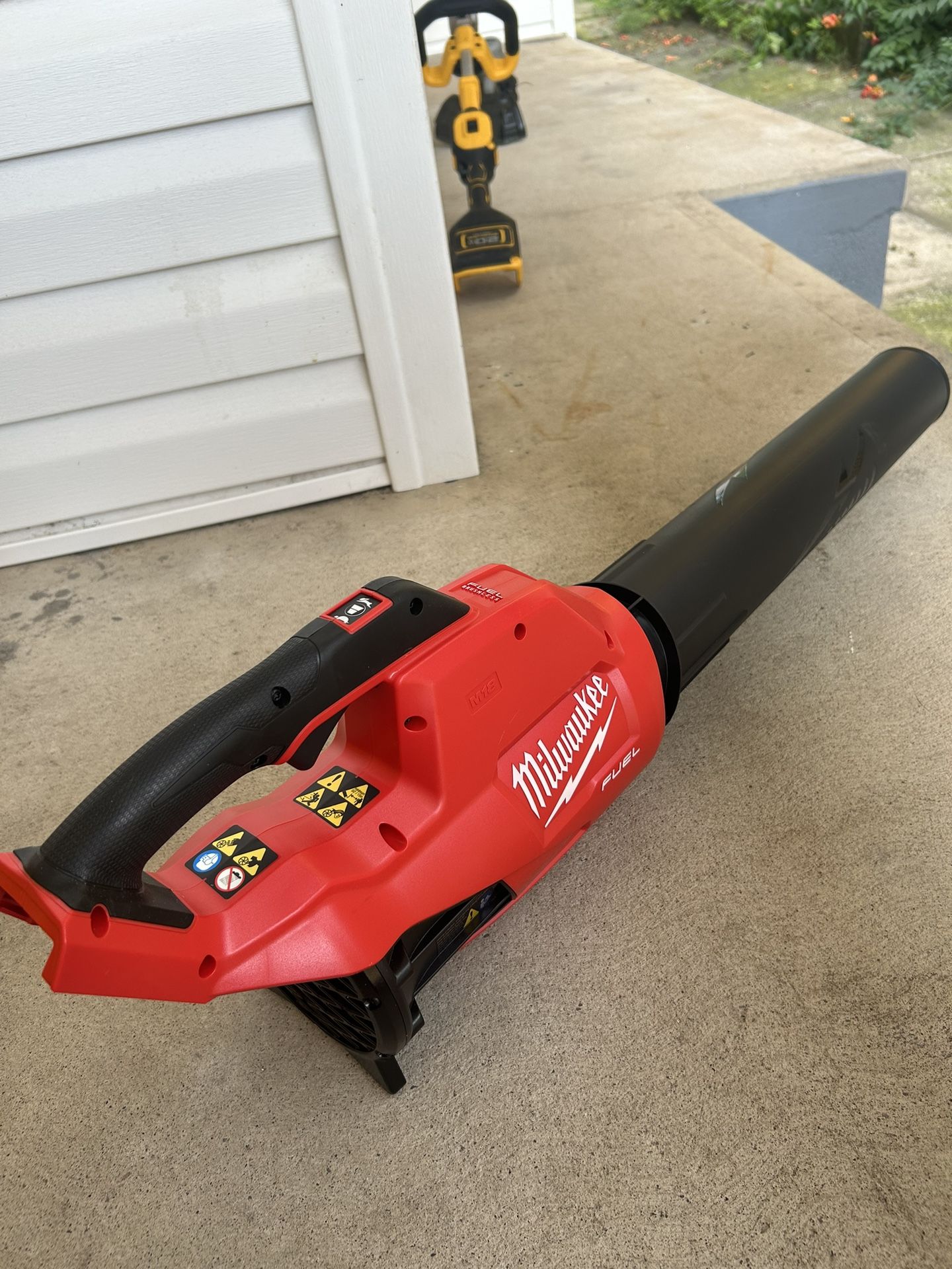 Milwaukee M18 Fuel Brushless Handheld Blower