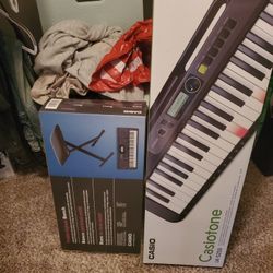 Brand New Casio Keyboard With Arbench
