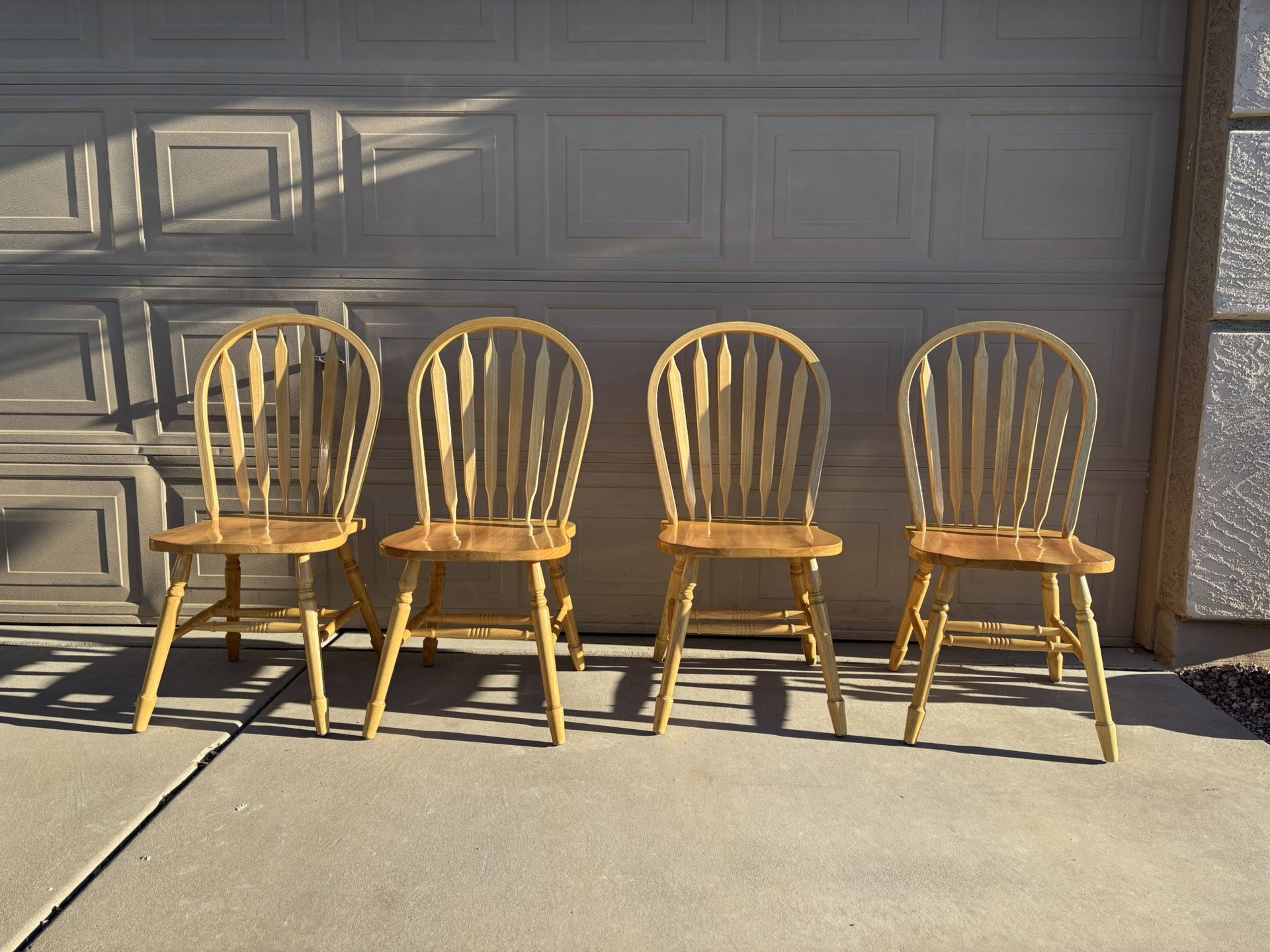 4 Dining table chairs