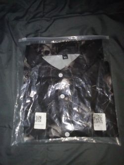 Brand New Men's ☠️ Button Down Shirt