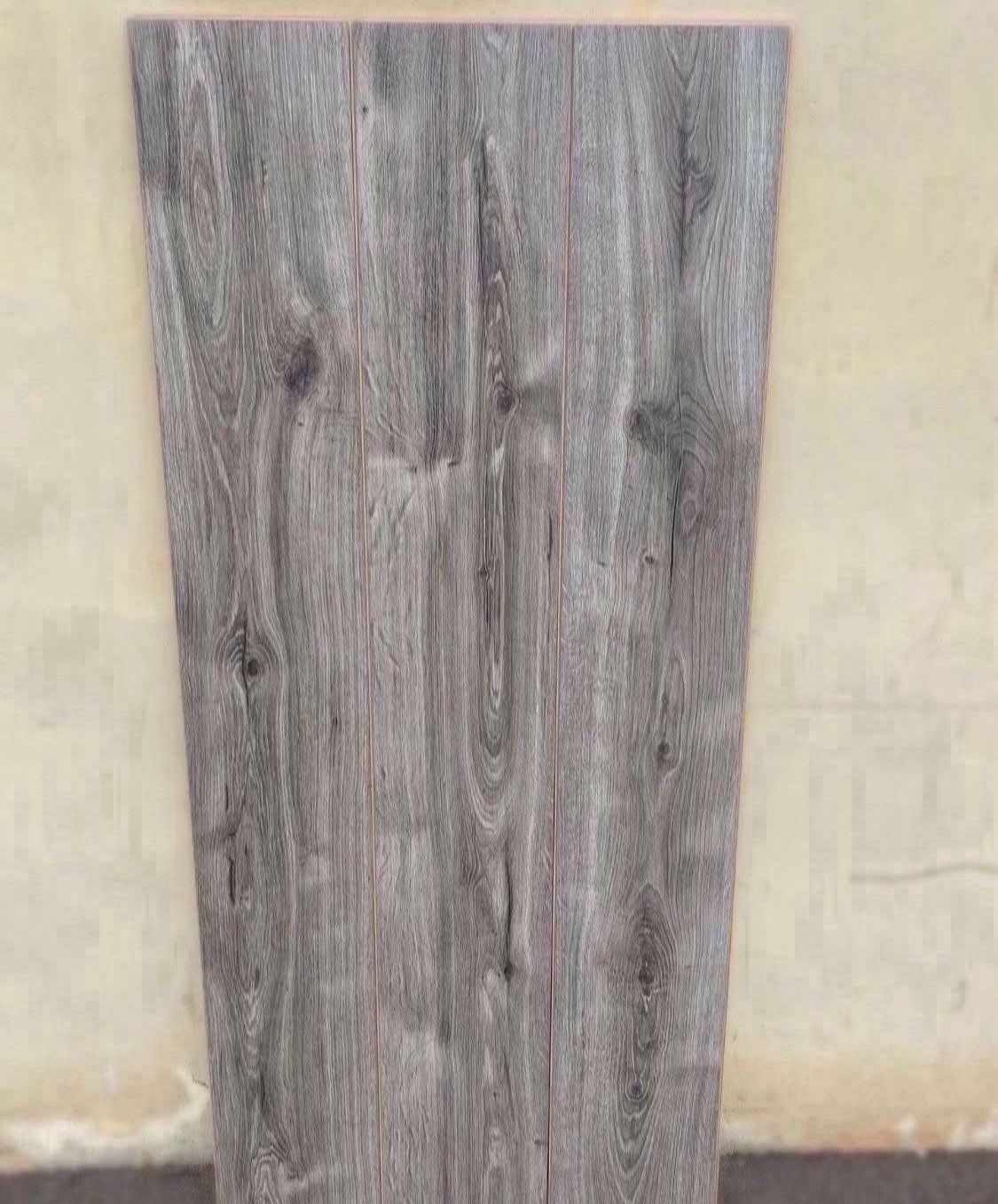 Kettle Hill Oak 14 mm T x 7.6 in. W Waterproof Laminate Wood Flooring