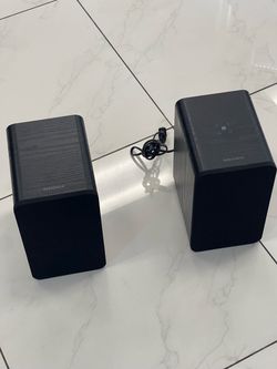 Insignia Bookshelf Speakers Pair