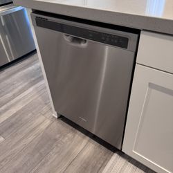 Whirlpool Dishwasher 