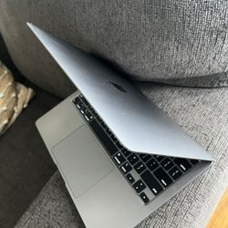 Clean 2020 13” MacBook Air 256gb