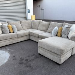 Sectional Couch 