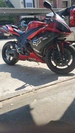 Yamaha R one 2007