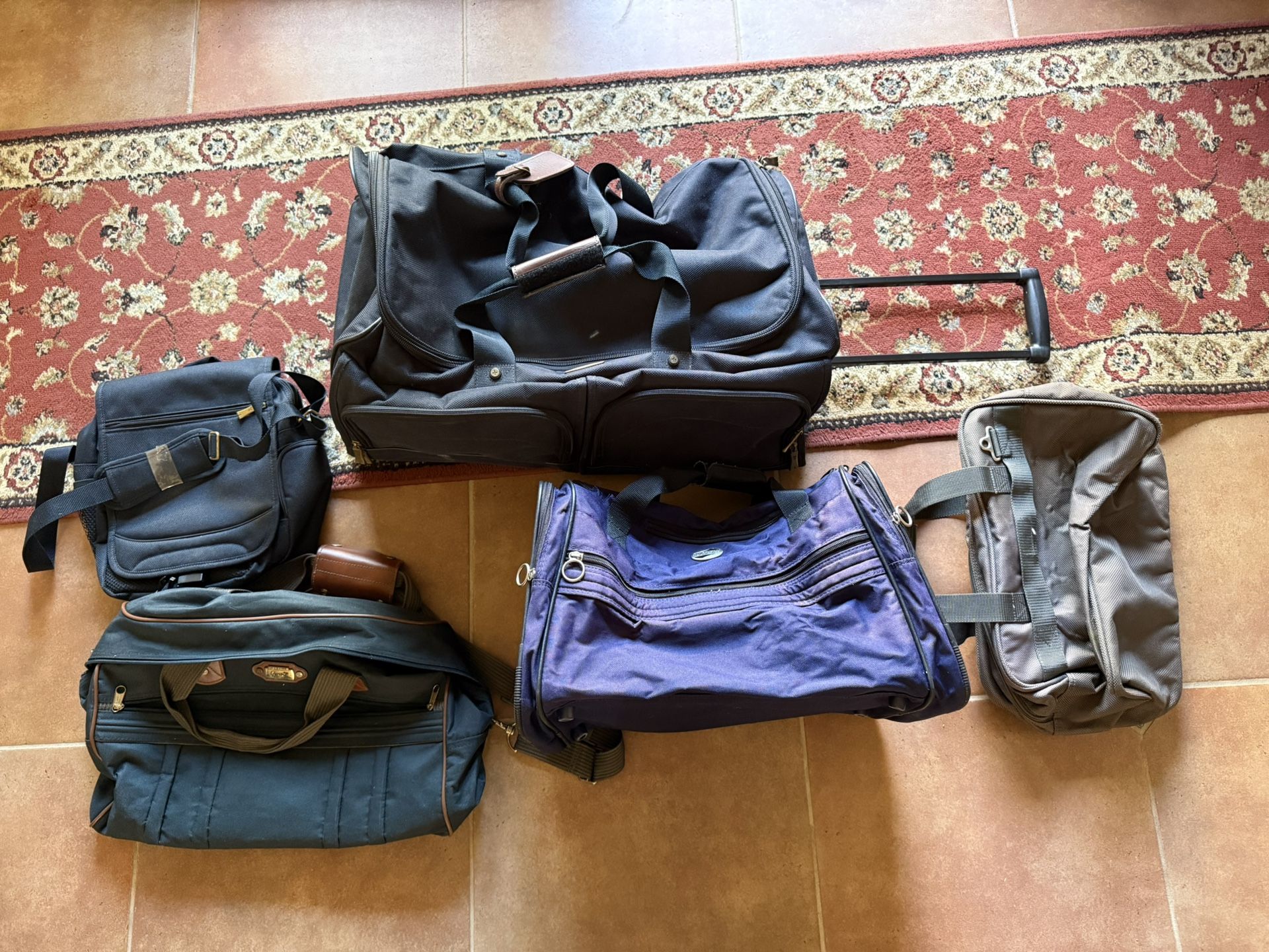 Luggage Pieces (5) — New $40