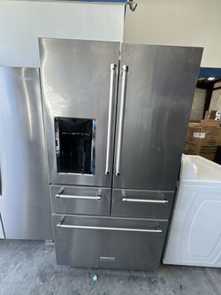 Refrigerator 