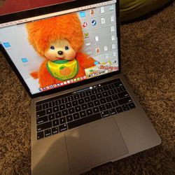 2018 13in Mac Book Pro Laptop