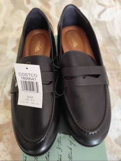 Brand New black Kensie Gitty Penny Loafers in a women's size 8.5