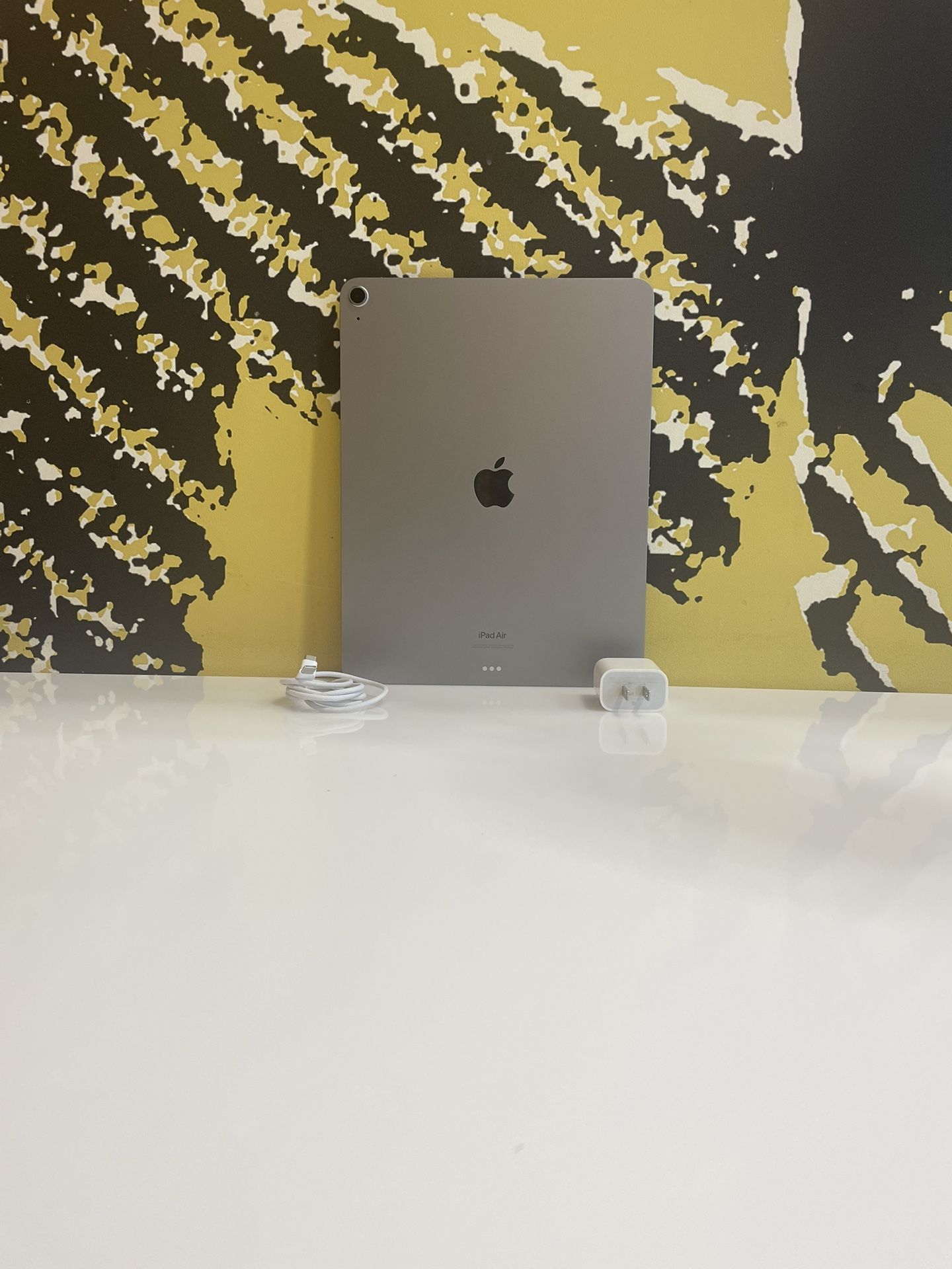 iPad Air 13’ M2 Chip 6th Gen ( 2024) WiFi (Non Cellular) 128 GB - Grey/Silver