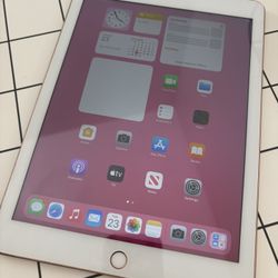 iPad 6th Generation (WiFi — Unlocked)