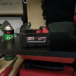 Milwaukee m18 xc 5.0. Battery