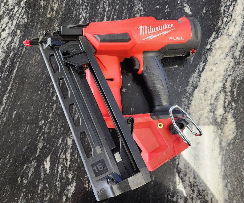 Milwaukee Tool Nailer & Stapler M18