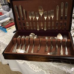 Mixed Rogers Silverware  Flat Were.