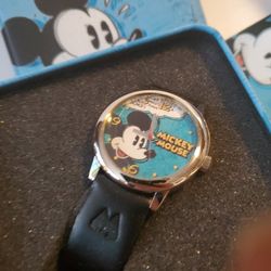 Mickey Mouse 75 Years Of Fun Watch: Needs Batteries 