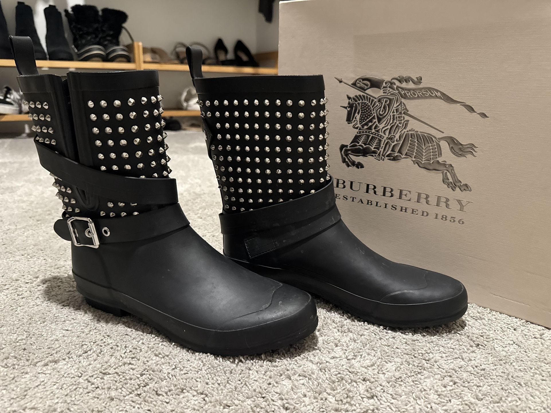 Burberry Holloway Mid Buckle With Studs Boots