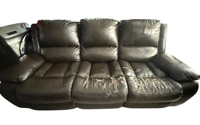 Recliner sofa