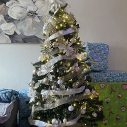 6ft Tree Brand New On Box
