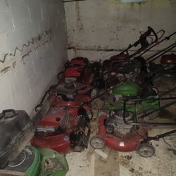 Read the description, Bunch of lawn equipment bestoffer or trade