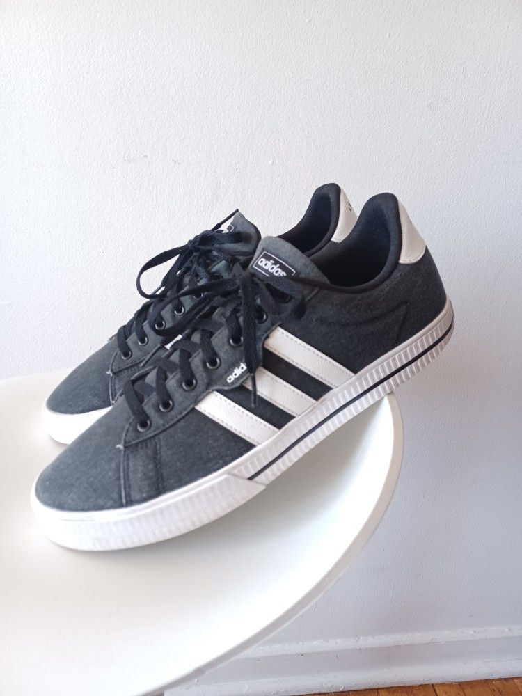 Men's Adidas Skateboard Sneakers Size 13