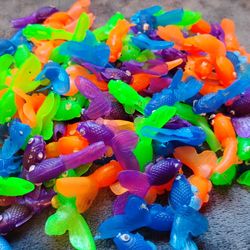 Bedwina Plastic vinyl small fish lot of 100+ 
