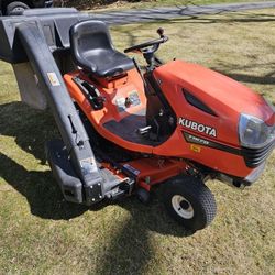 Kubota T1670 Hydrostatic 48" Cut 17.5HP Riding Lawn Mower