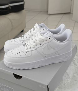 WHITE NIKE AIR FORCE 1