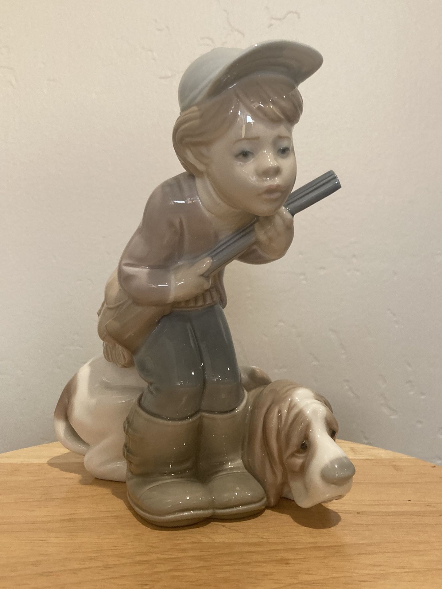 Vintage LLADRO Hunting Boy With Shotgun and Dog #4971 Retired Mint Condition