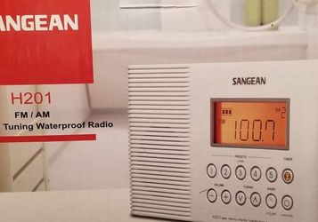 WATER RESISTANT AM/FM RADIO
