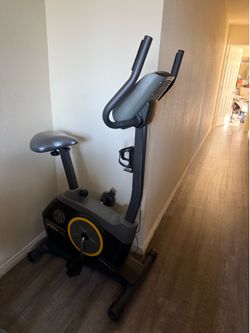 Gold gym exercise bike