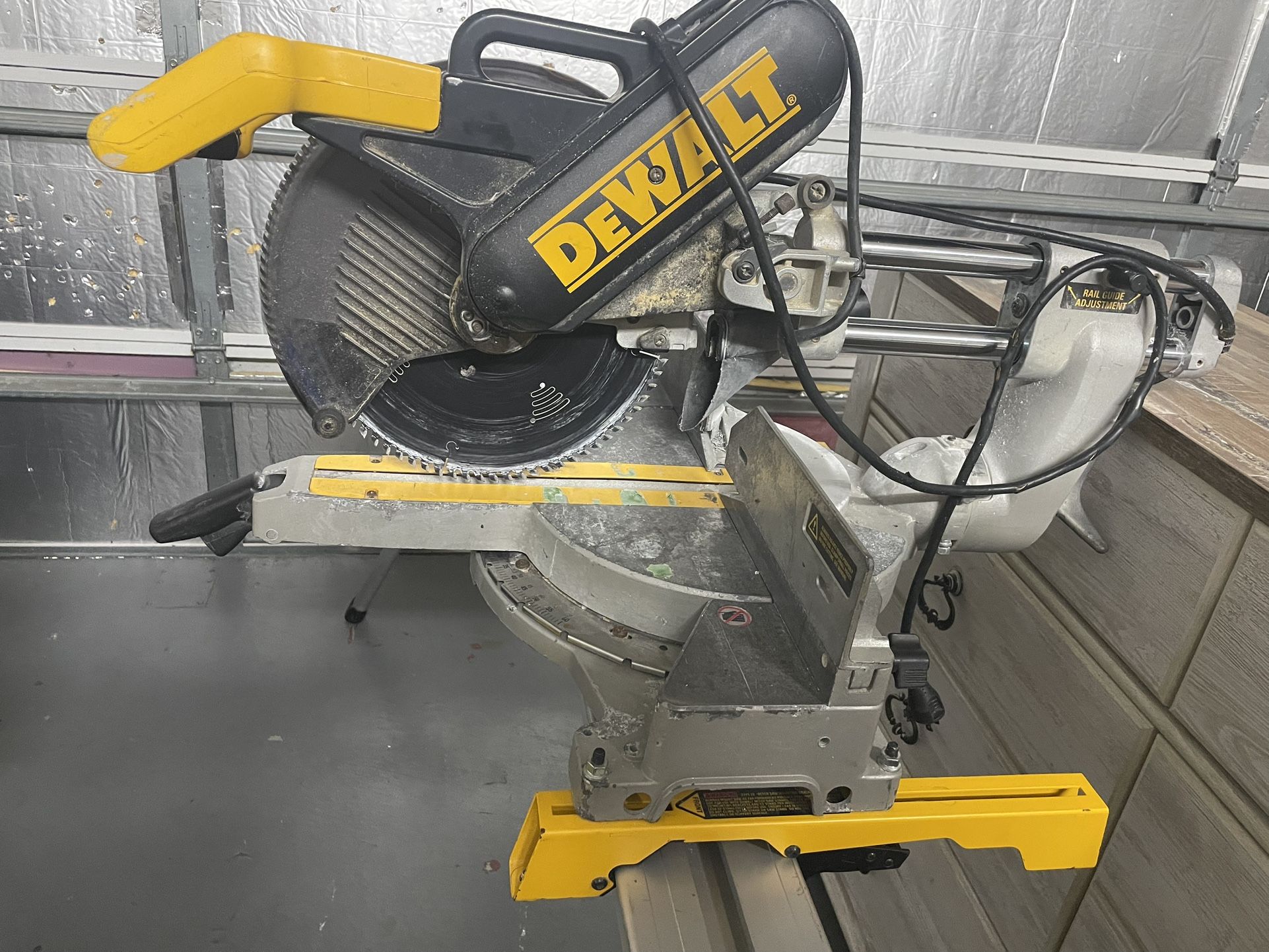 DeWalt Compound Miter Saw And Stand
