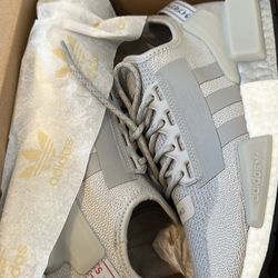 NMD R1 V2 adidas
