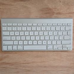 Apple Wireless Bluetooth Keyboard
