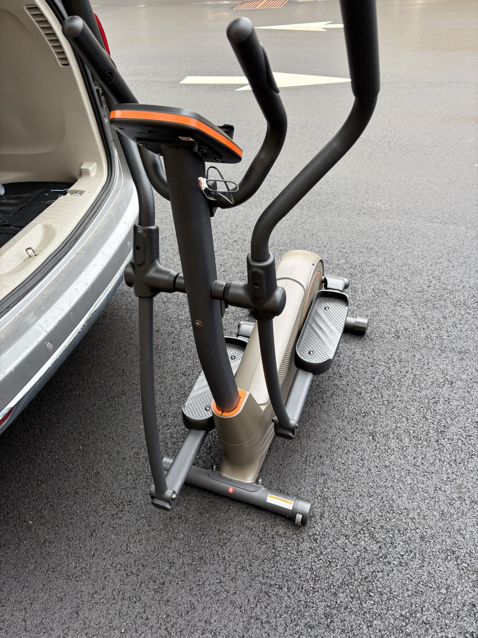 Elliptical trainer machine 