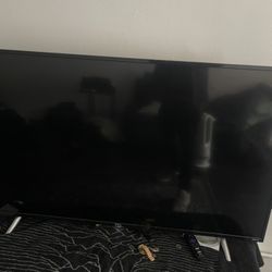50 Inch Roku Tv $245 ! Barely Used!