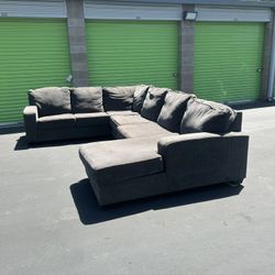 Beautiful Grey Fabric Couch With FREE DELIVERY
