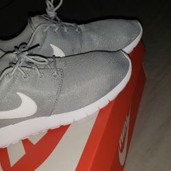 Roshe One Gs