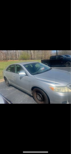 Toyota Camry LE drives like new