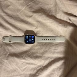 Apple Watch SE 40mm Starlight GPS