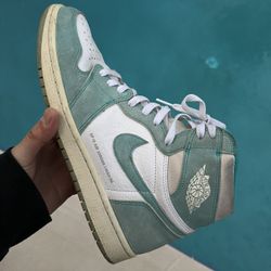 Used Turbo Green Jordan 1 Size 11
